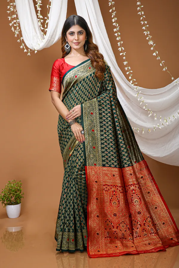 FLUIT_LESVETEMENTS_Woven_Kanjivaram_Jacquard_Saree_with_Unstitched_Blouse_(Dark_Green)