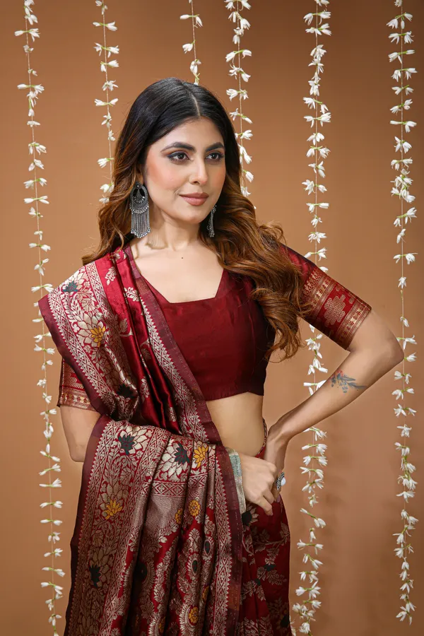 FLUIT_LESVETEMENTS_Embellished_Banarasi_Pure_Silk_Saree_with_Unstitched_Blouse_(Maroon)