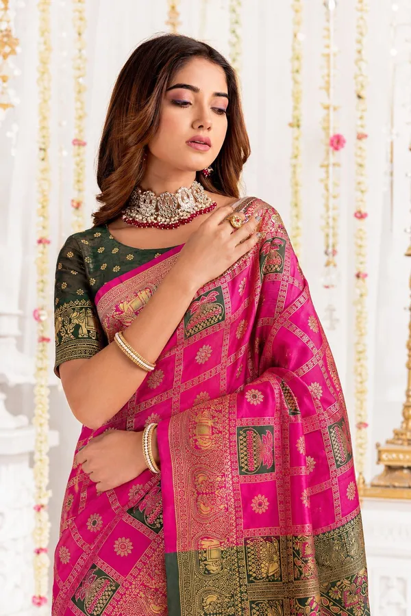 FLUIT_LESVETEMENTS_Woven_Banarasi_Pure_Silk_Saree_with_Unstitched_Blouse_(Pink)