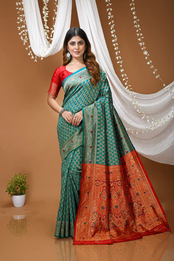 FLUIT_LESVETEMENTS_Woven_Kanjivaram_Jacquard_Saree_with_Unstitched_Blouse_(Green)