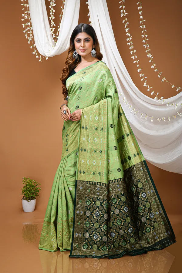 FLUIT_LESVETEMENTS_Self_Design_Kanjivaram_Jacquard_Saree_with_Unstitched_Blouse_(Light_Green)