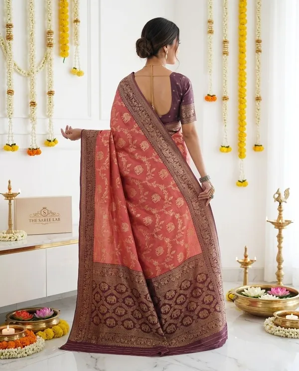 FLUIT_LESVETEMENTS_Checkered_Kanjivaram_Jacquard_Saree_with_Unstitched_Blouse_(Pink)