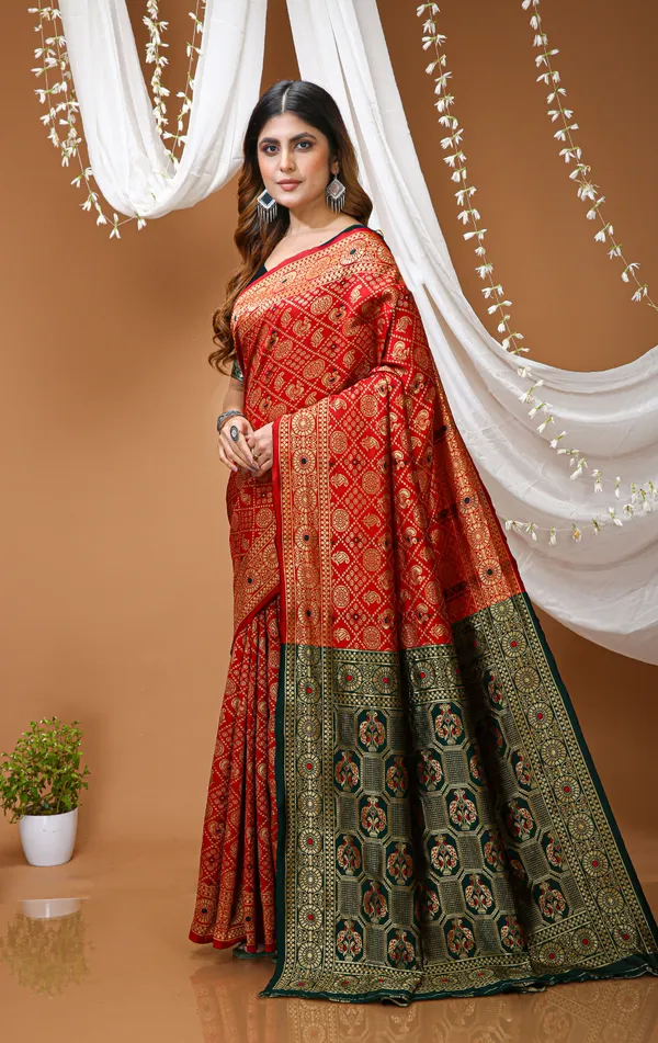 FLUIT_LESVETEMENTS_Woven_Kanjivaram_Jacquard_Saree_with_Unstitched_Blouse_(Red)