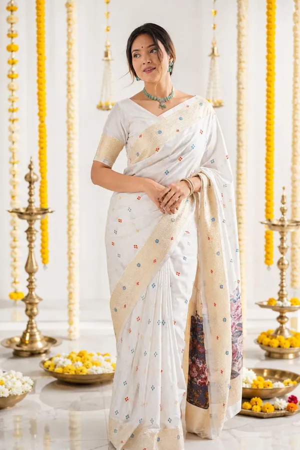 FLUIT_LESVETEMENTS_Floral_Print_Kanjivaram_Jacquard_Saree_with_Unstitched_Blouse_(White)