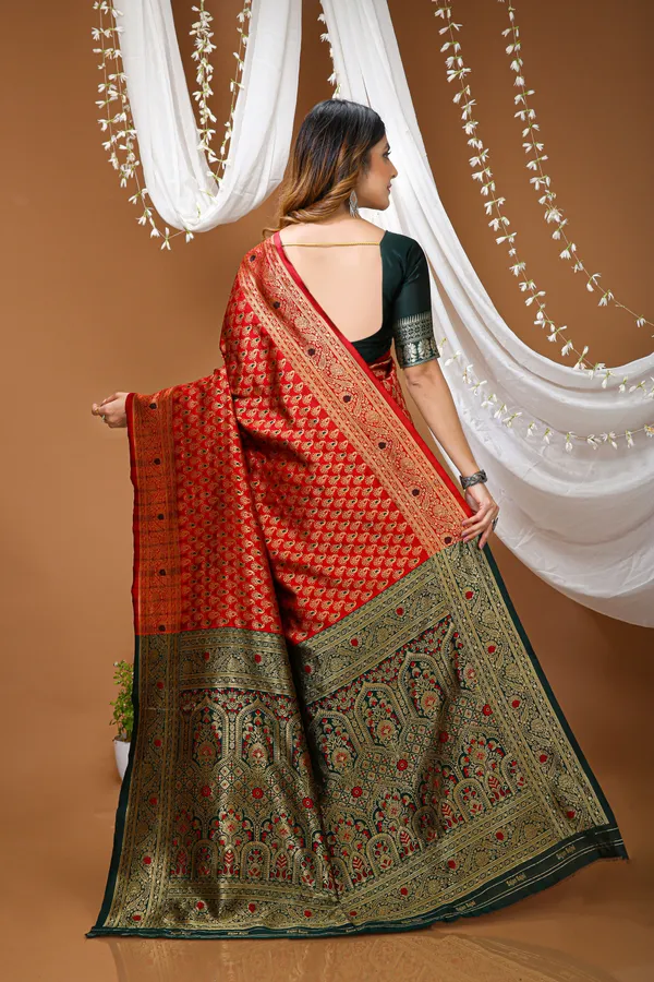 FLUIT_LESVETEMENTS_Woven_Kanjivaram_Jacquard_Saree_with_Unstitched_Blouse_(Red)