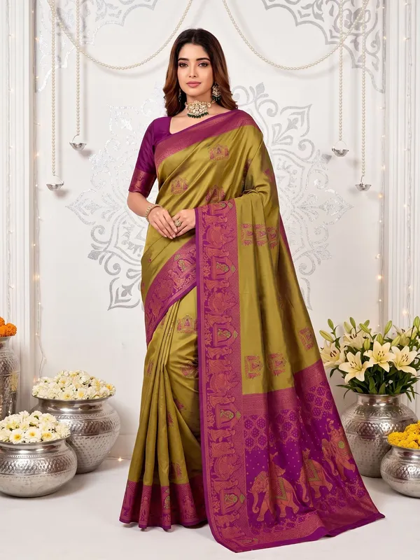 FLUIT_LESVETEMENTS_Woven_Banarasi_Pure_Silk_Saree_with_Unstitched_Blouse_(Dark_Green)