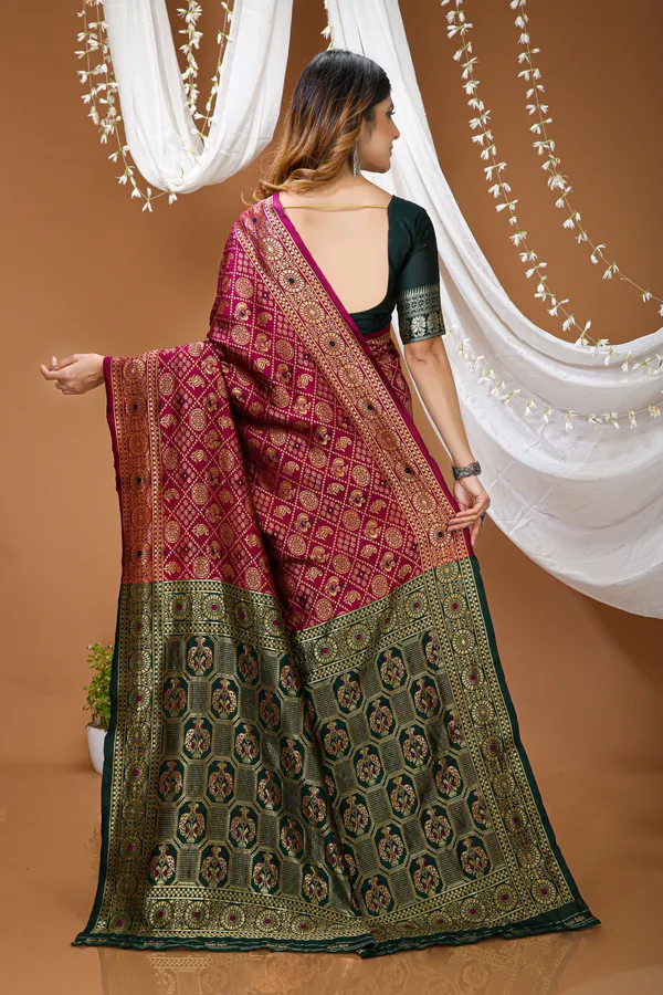 FLUIT_LESVETEMENTS_Woven_Kanjivaram_Jacquard_Saree_with_Unstitched_Blouse_(Purple)