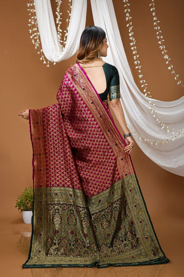 FLUIT_LESVETEMENTS_Woven_Kanjivaram_Jacquard_Saree_with_Unstitched_Blouse_(Magenta)