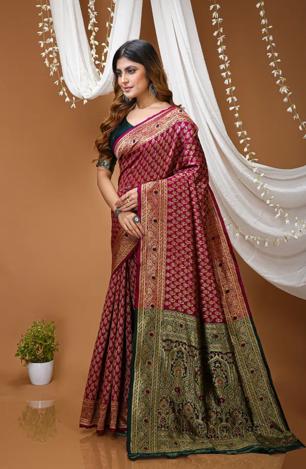 FLUIT_LESVETEMENTS_Woven_Kanjivaram_Jacquard_Saree_with_Unstitched_Blouse_(Magenta)