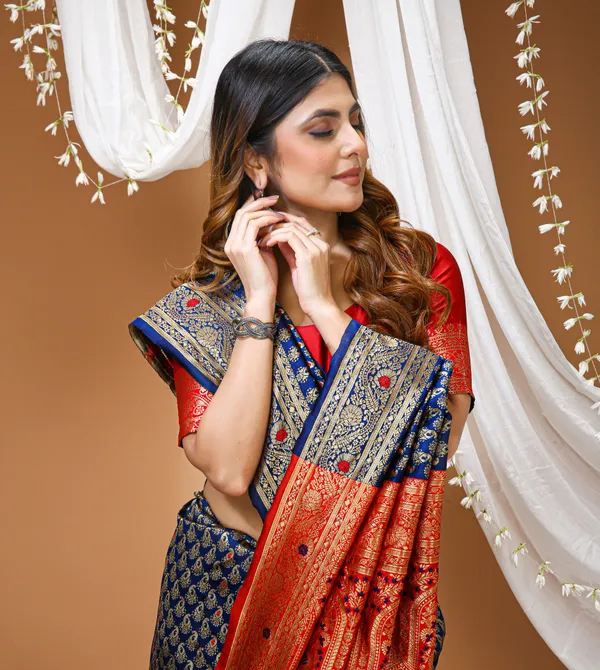 FLUIT_LESVETEMENTS_Woven_Kanjivaram_Jacquard_Saree_with_Unstitched_Blouse_(Blue)