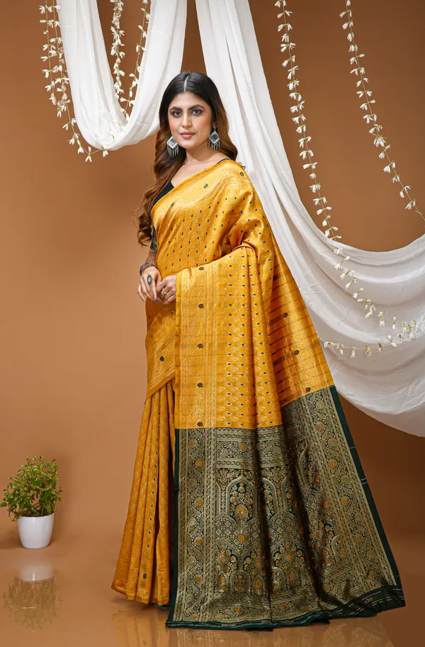 FLUIT_LESVETEMENTS_Woven_Kanjivaram_Jacquard_Saree_with_Unstitched_Blouse_(Yellow)
