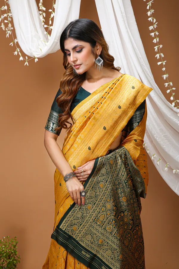FLUIT_LESVETEMENTS_Woven_Kanjivaram_Jacquard_Saree_with_Unstitched_Blouse_(Yellow)