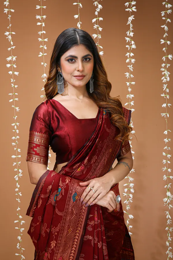 FLUIT_LESVETEMENTS_Woven_Banarasi_Pure_Silk_Saree_with_Unstitched_Blouse_(Maroon)