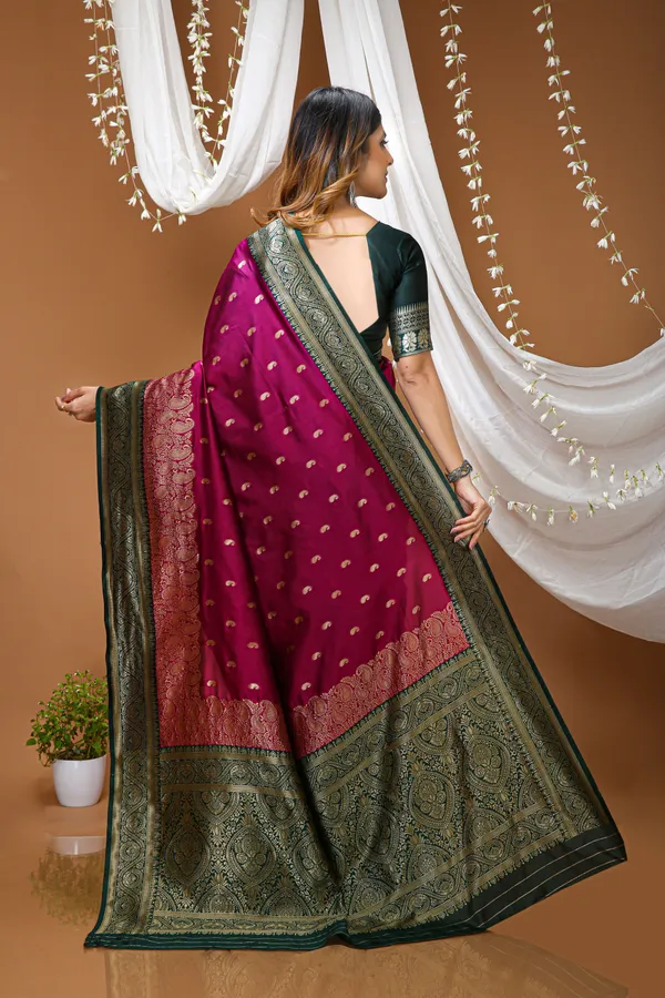 FLUIT_LESVETEMENTS_Paisley_Kanjivaram_Jacquard_Saree_with_Unstitched_Blouse_(Magenta)