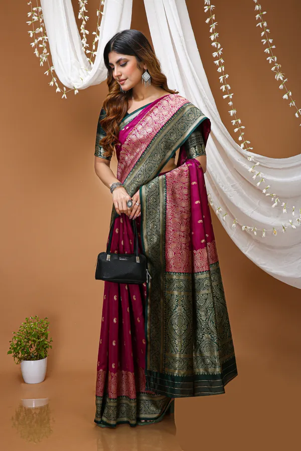 FLUIT_LESVETEMENTS_Paisley_Kanjivaram_Jacquard_Saree_with_Unstitched_Blouse_(Magenta)