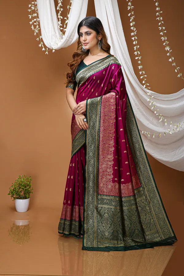 FLUIT_LESVETEMENTS_Paisley_Kanjivaram_Jacquard_Saree_with_Unstitched_Blouse_(Magenta)