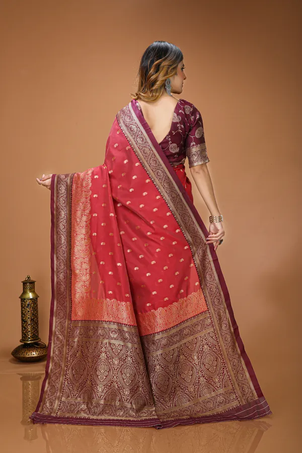 FLUIT_LESVETEMENTS_Paisley_Kanjivaram_Jacquard_Saree_with_Unstitched_Blouse_(Red)