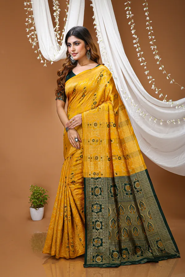 FLUIT_LESVETEMENTS_Woven_Kanjivaram_Jacquard_Saree_with_Unstitched_Blouse_(Yellow)