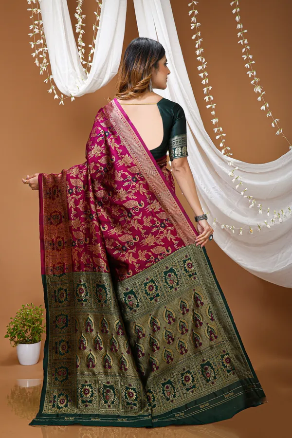 FLUIT_LESVETEMENTS_Woven_Kanjivaram_Jacquard_Saree_with_Unstitched_Blouse_(Magenta)