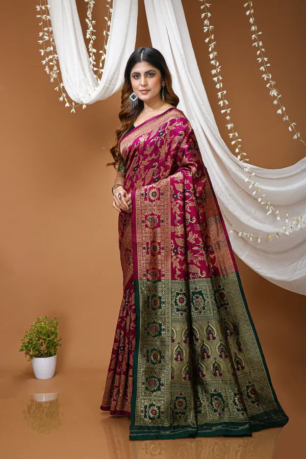 FLUIT_LESVETEMENTS_Woven_Kanjivaram_Jacquard_Saree_with_Unstitched_Blouse_(Magenta)