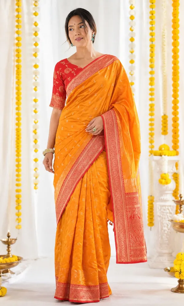 FLUIT_LESVETEMENTS_Paisley_Kanjivaram_Jacquard_Saree_with_Unstitched_Blouse_(Yellow)