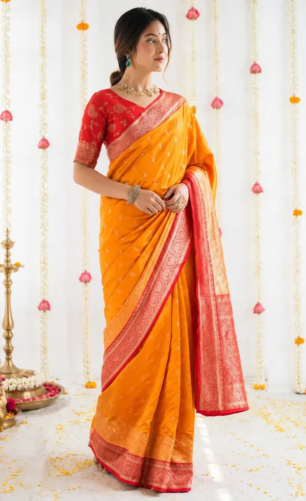 FLUIT_LESVETEMENTS_Paisley_Kanjivaram_Jacquard_Saree_with_Unstitched_Blouse_(Yellow)