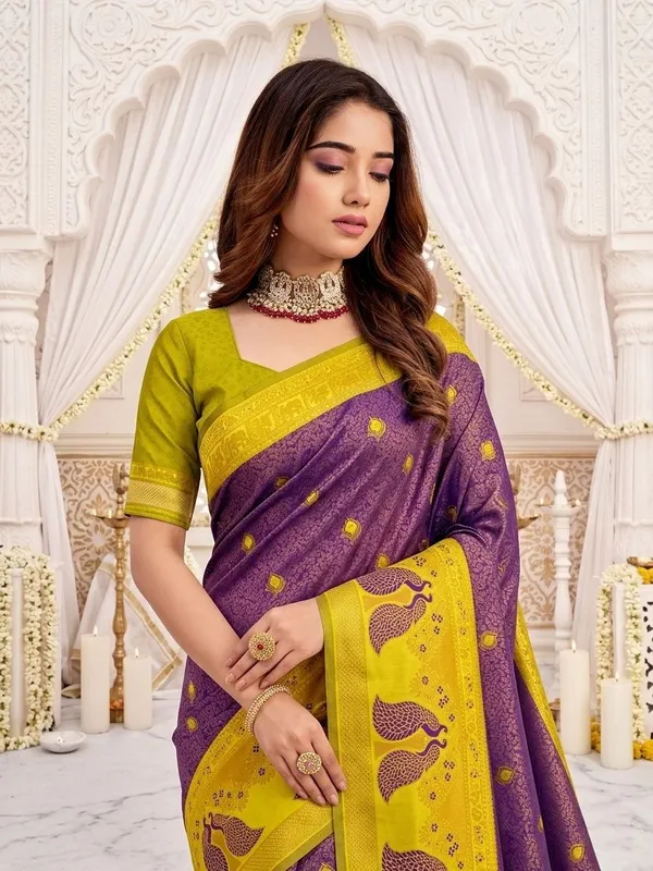 FLUIT_LESVETEMENTS_Animal_Print_Banarasi_Pure_Silk_Saree_with_Unstitched_Blouse_(Purple)