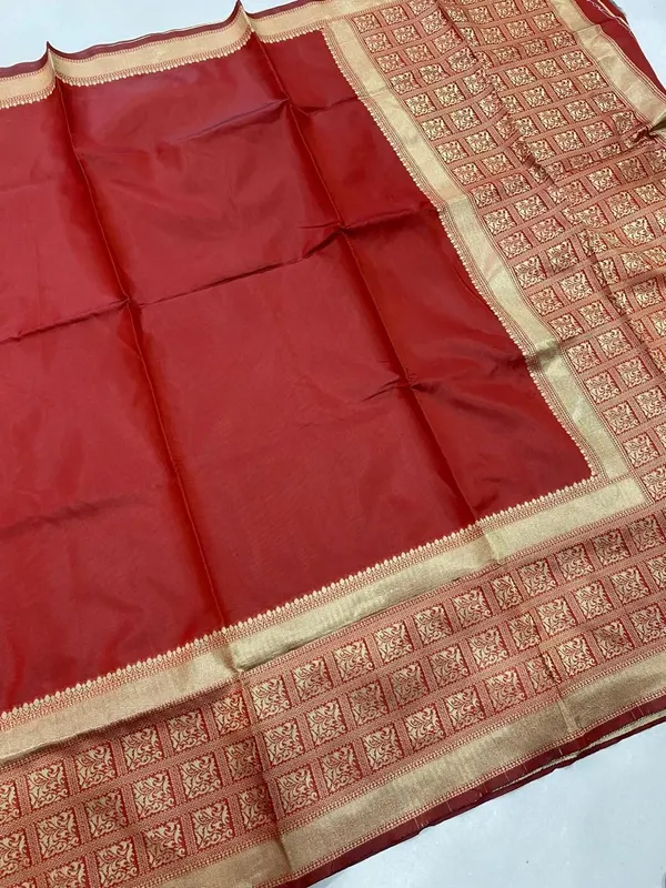 FLUIT_LESVETEMENTS_Self_Design_Kanjivaram_Jacquard_Saree_with_Unstitched_Blouse_(Red)
