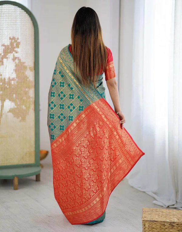 FLUIT_LESVETEMENTS_Self_Design_Kanjivaram_Jacquard_Saree_with_Unstitched_Blouse_(Light_Blue)