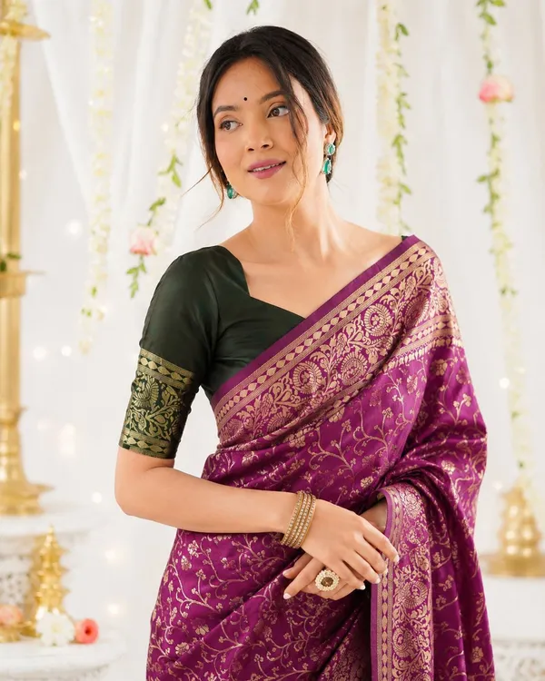 FLUIT_LESVETEMENTS_Self_Design_Kanjivaram_Jacquard_Saree_with_Unstitched_Blouse_(Magenta)