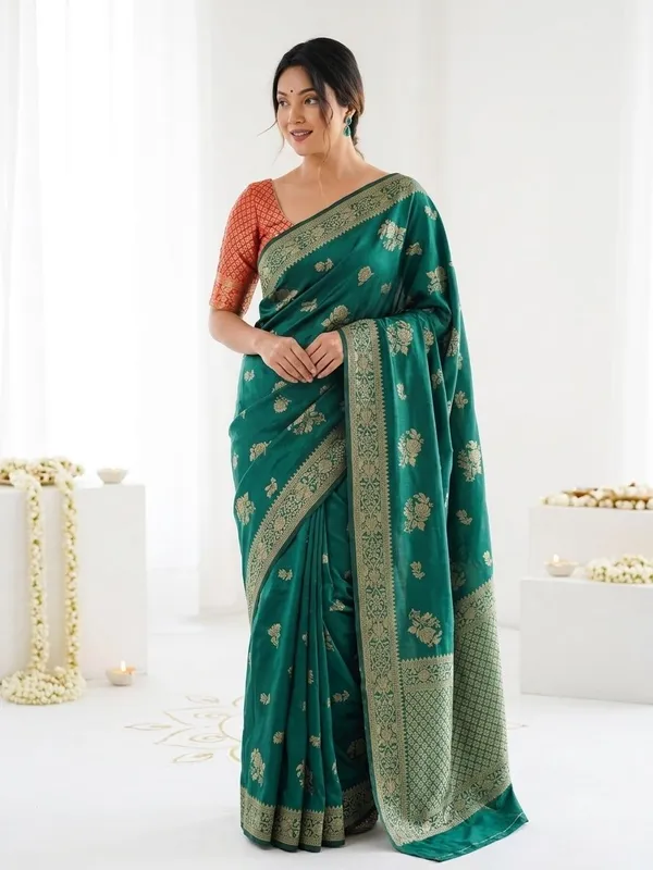 FLUIT_LESVETEMENTS_Self_Design_Kanjivaram_Jacquard_Saree_with_Unstitched_Blouse_(Dark_Green)
