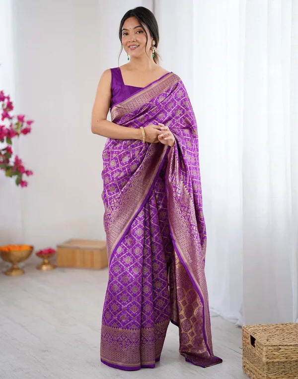 FLUIT_LESVETEMENTS_Self_Design_Kanjivaram_Jacquard_Saree_with_Unstitched_Blouse_(Purple)