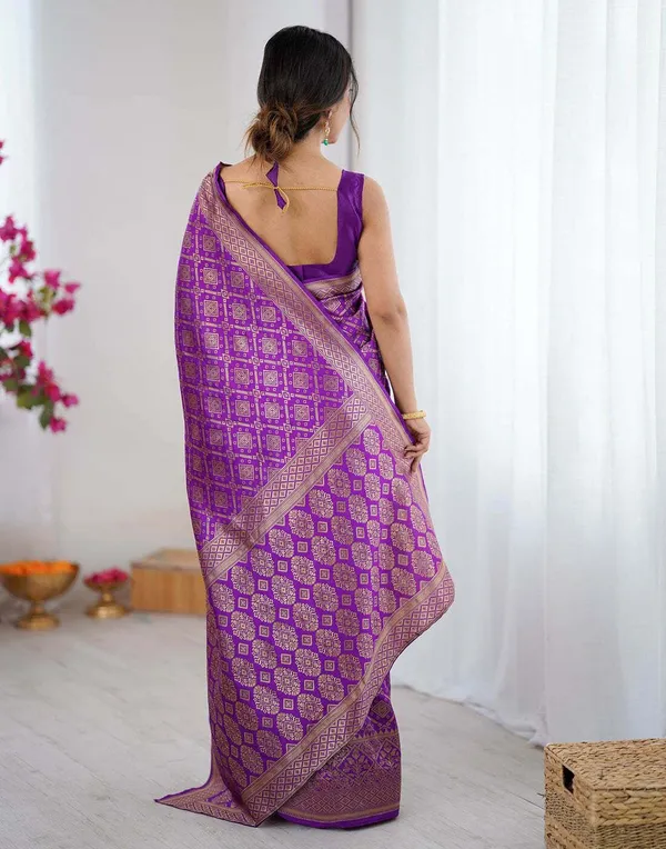 FLUIT_LESVETEMENTS_Self_Design_Kanjivaram_Jacquard_Saree_with_Unstitched_Blouse_(Purple)