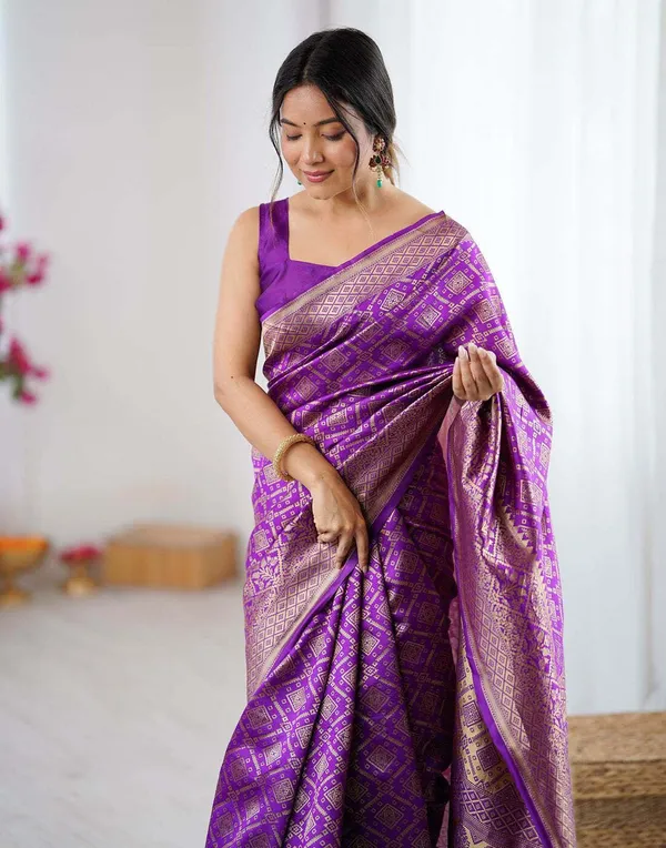 FLUIT_LESVETEMENTS_Self_Design_Kanjivaram_Jacquard_Saree_with_Unstitched_Blouse_(Purple)