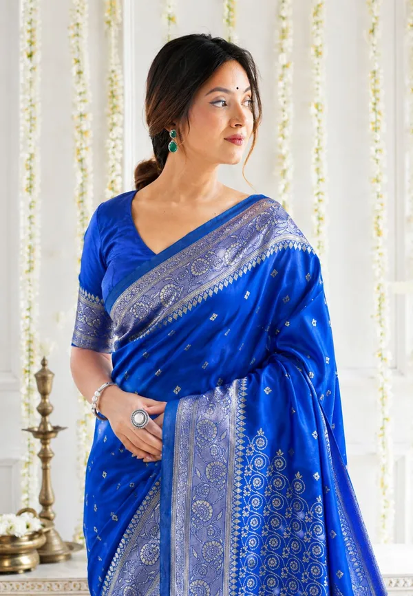 FLUIT_LESVETEMENTS_Self_Design_Kanjivaram_Jacquard_Saree_with_Unstitched_Blouse_(Dark_Blue)