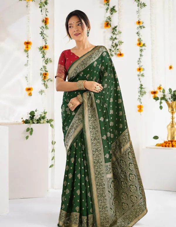 FLUIT_LESVETEMENTS_Self_Design_Kanjivaram_Jacquard_Saree_with_Unstitched_Blouse_(Dark_Green)