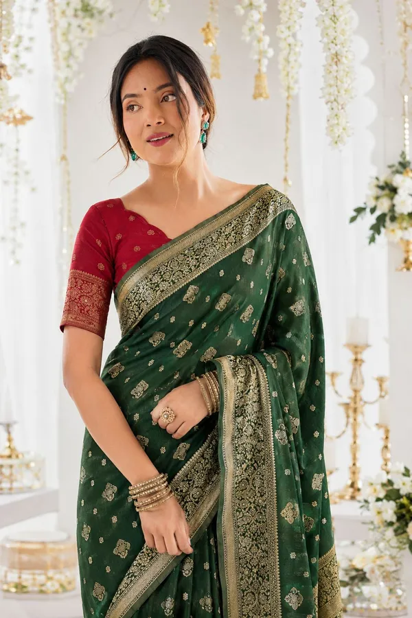 FLUIT_LESVETEMENTS_Self_Design_Kanjivaram_Jacquard_Saree_with_Unstitched_Blouse_(Dark_Green)