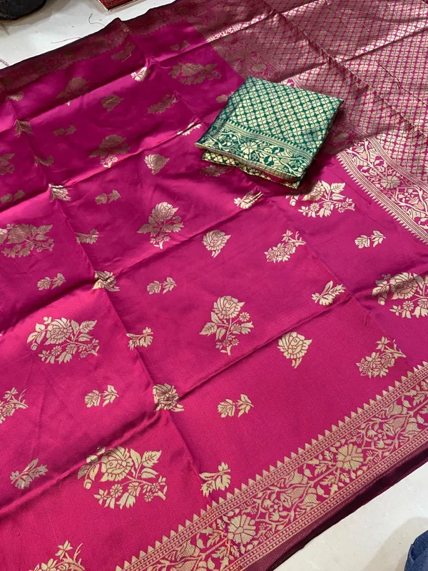 FLUIT_LESVETEMENTS_Self_Design_Kanjivaram_Jacquard_Saree_with_Unstitched_Blouse_(Pink)