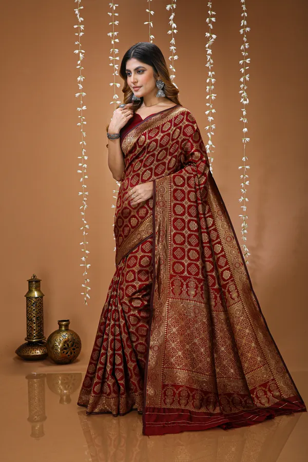 FLUIT_LESVETEMENTS_Self_Design_Kanjivaram_Jacquard_Saree_with_Unstitched_Blouse_(Maroon)