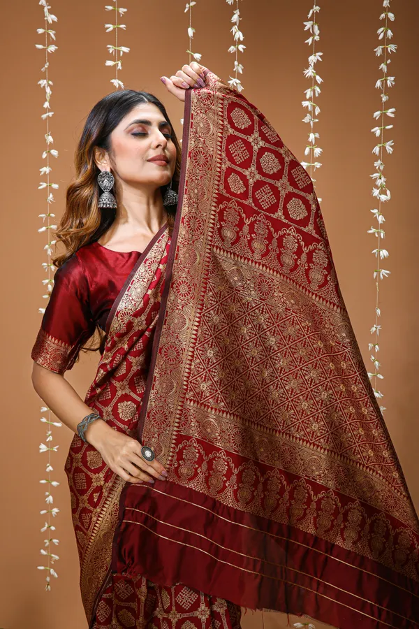 FLUIT_LESVETEMENTS_Self_Design_Kanjivaram_Jacquard_Saree_with_Unstitched_Blouse_(Maroon)