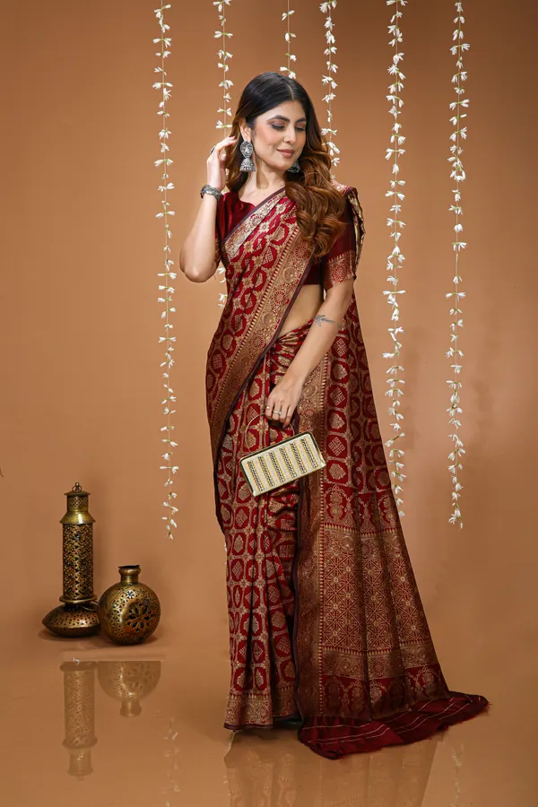 FLUIT_LESVETEMENTS_Self_Design_Kanjivaram_Jacquard_Saree_with_Unstitched_Blouse_(Maroon)