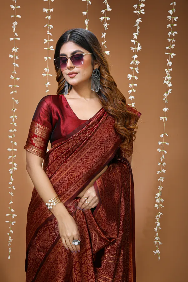 FLUIT_LESVETEMENTS_Self_Design_Kanjivaram_Jacquard_Saree_with_Unstitched_Blouse_(Maroon)