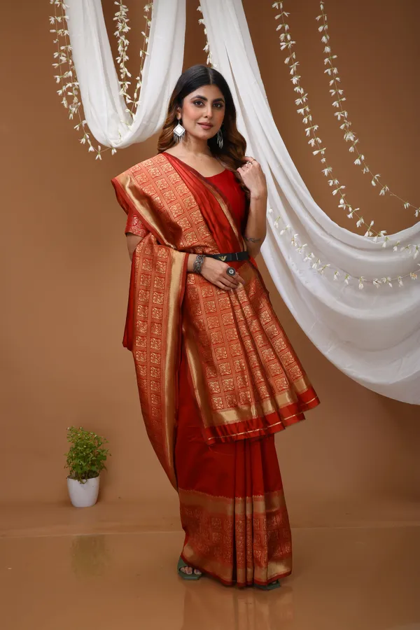 FLUIT_LESVETEMENTS_Self_Design_Kanjivaram_Jacquard_Saree_with_Unstitched_Blouse_(Red)