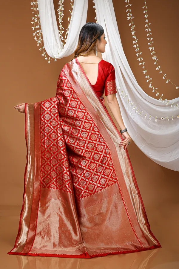 FLUIT_LESVETEMENTS_Self_Design_Kanjivaram_Jacquard_Saree_with_Unstitched_Blouse_(Red)