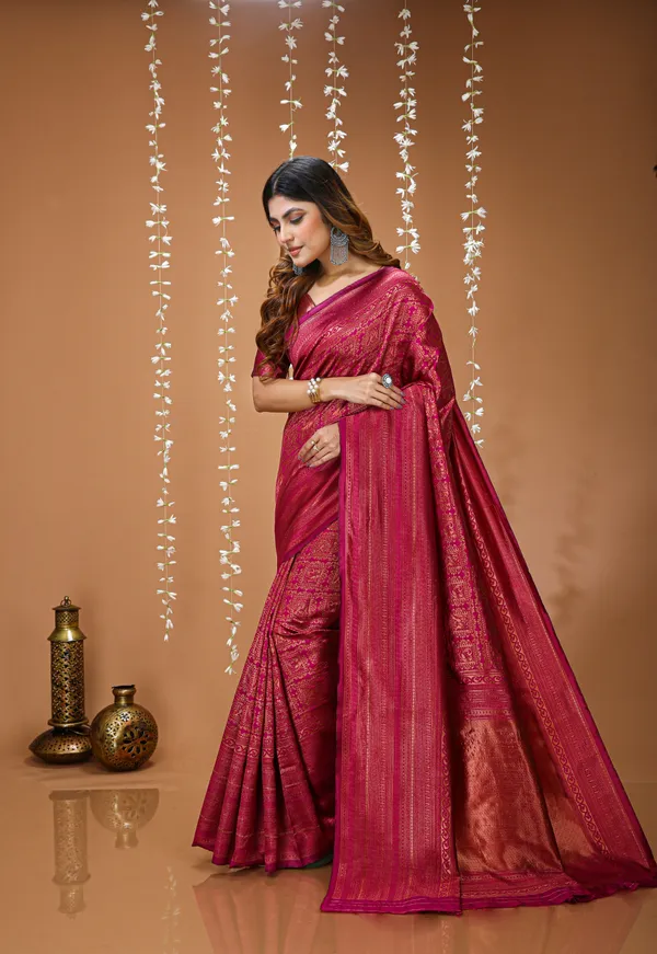 FLUIT_LESVETEMENTS_Self_Design_Kanjivaram_Jacquard_Saree_with_Unstitched_Blouse_(Magenta)