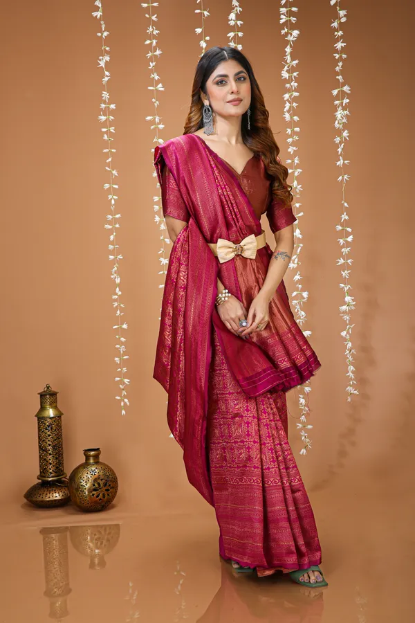 FLUIT_LESVETEMENTS_Self_Design_Kanjivaram_Jacquard_Saree_with_Unstitched_Blouse_(Magenta)