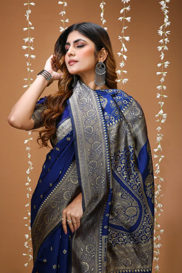 FLUIT_LESVETEMENTS_Self_Design_Kanjivaram_Jacquard_Saree_with_Unstitched_Blouse_(Dark_Blue)