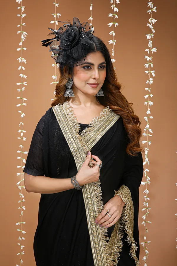 FLUIT_LESVETEMENTS_Solid_Bollywood_Georgette_Saree_with_Unstitched_Blouse_(Black)