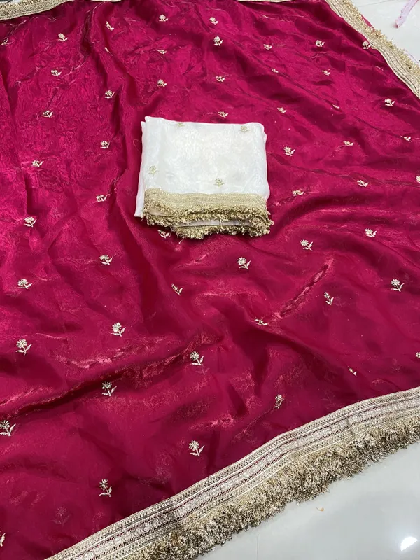 FLUIT_LESVETEMENTS_Embroidered_Bollywood_Satin_Saree_with_Unstitched_Blouse_(Pink)