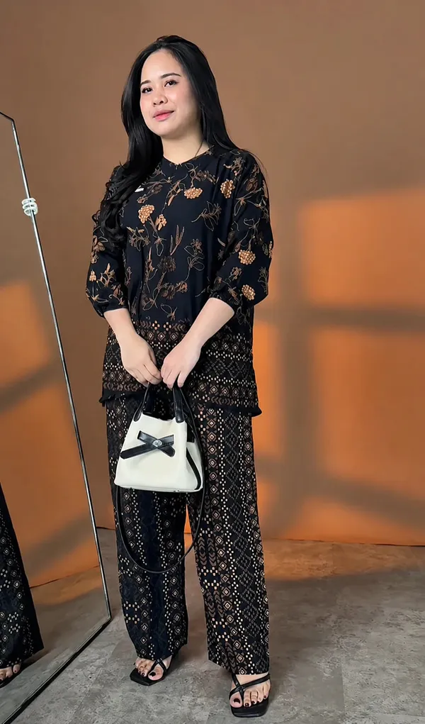 Elegant_Midnight_Flora_Geometric_Print_Co_Ord_Set